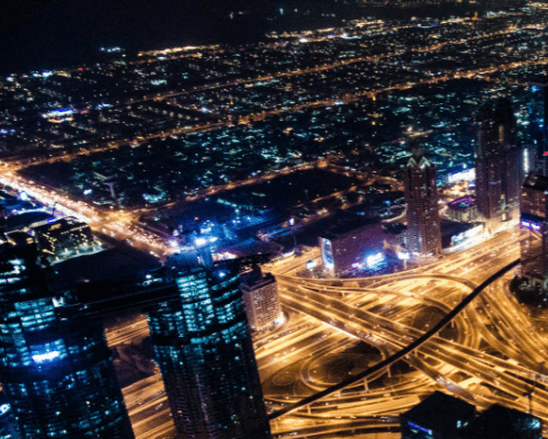 三大指数集体低开 物流板块领涨